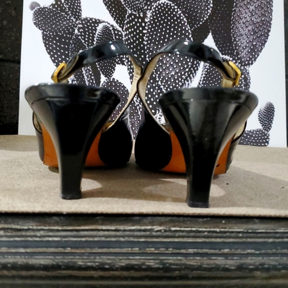 Salvatore Ferragamo Black Textured Slingback Heels - Picture 8 of 16